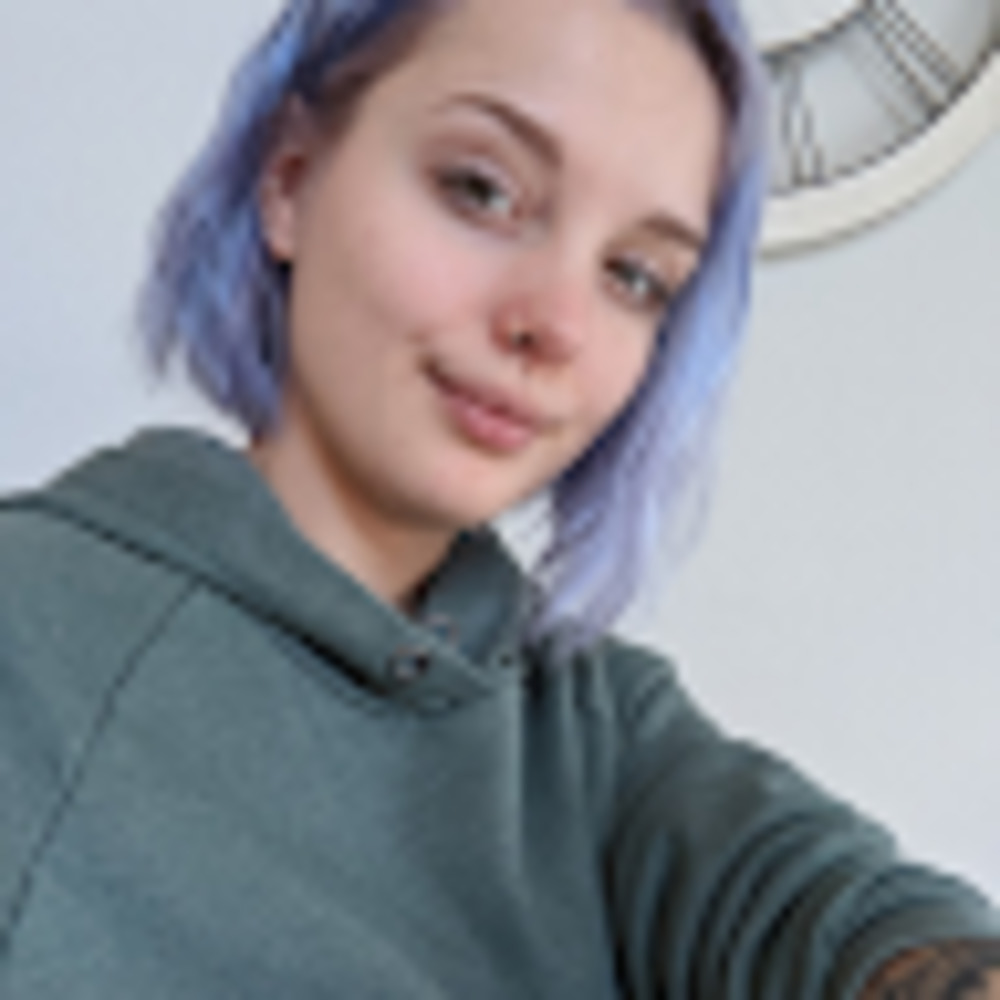Meet your Posher, Caitlin